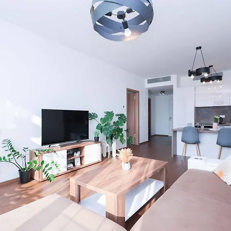 Skypark Tower 3- Free Parking And Views 布拉迪斯拉发