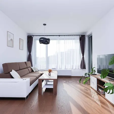 Apartment Skypark Tower 3- Free Parking And Views Pressburg